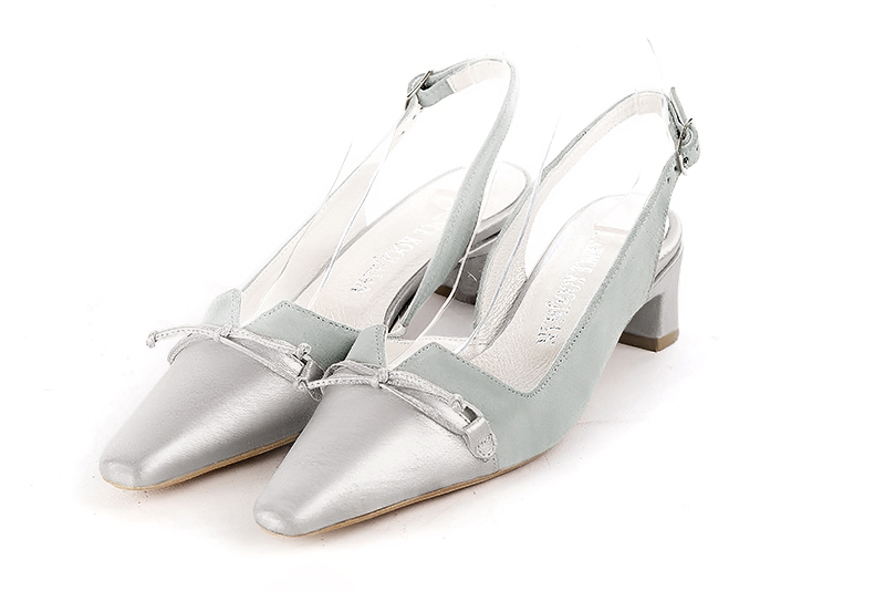 Dress slingback bow heels in silver and pearl grey leather with kitten heels and tapered toe - Front view